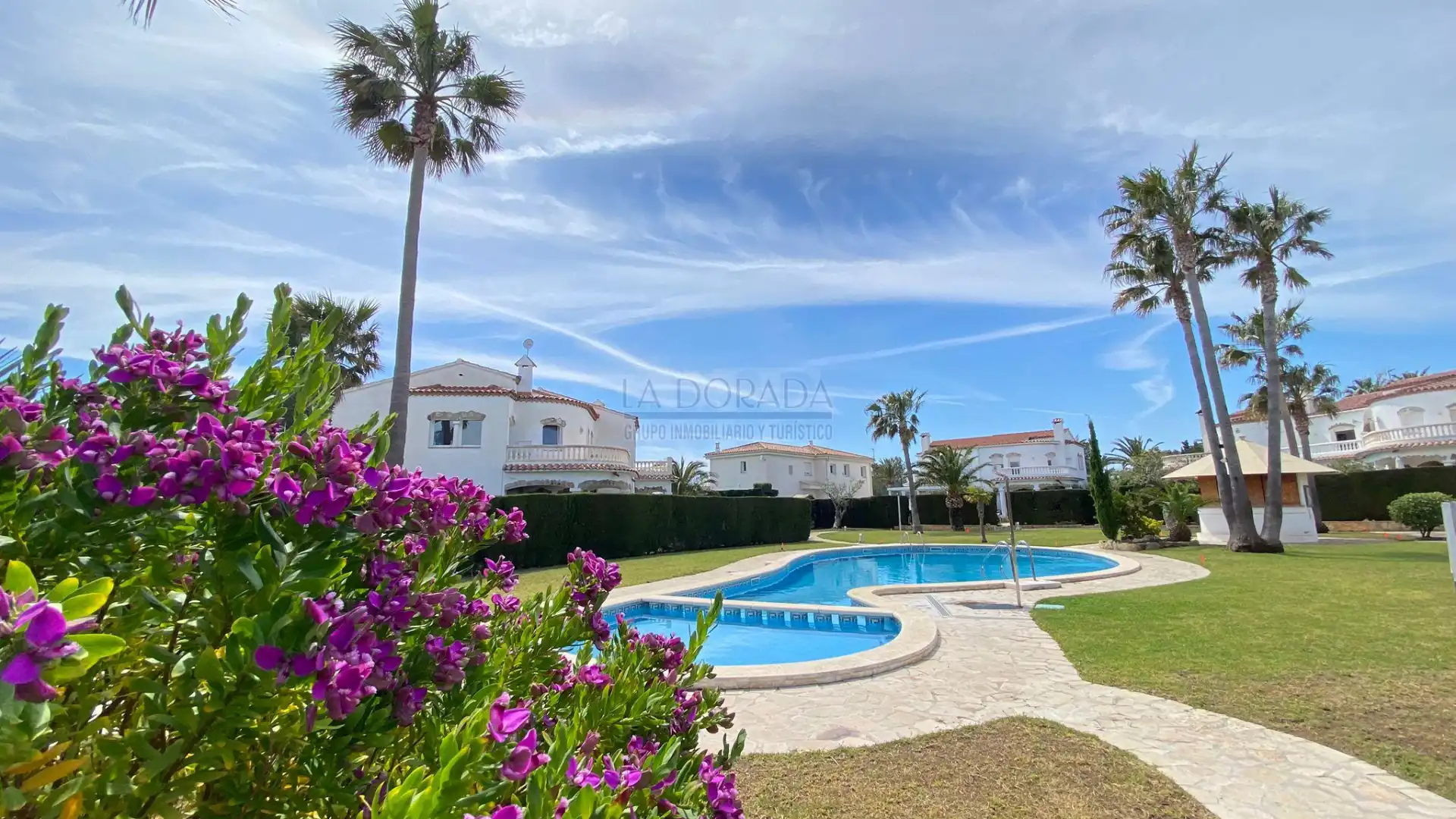 Vista exterior de Casa adosada en venta en Mont-roig del Camp con Aire acondicionado, Calefacción y Jardín privado