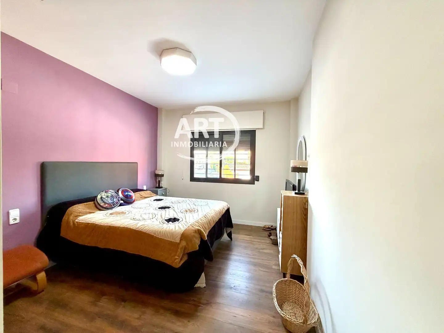 Dormitori de Casa o xalet en venda en La Pobla de Vallbona amb Aire condicionat, Calefacció i Jardí privat