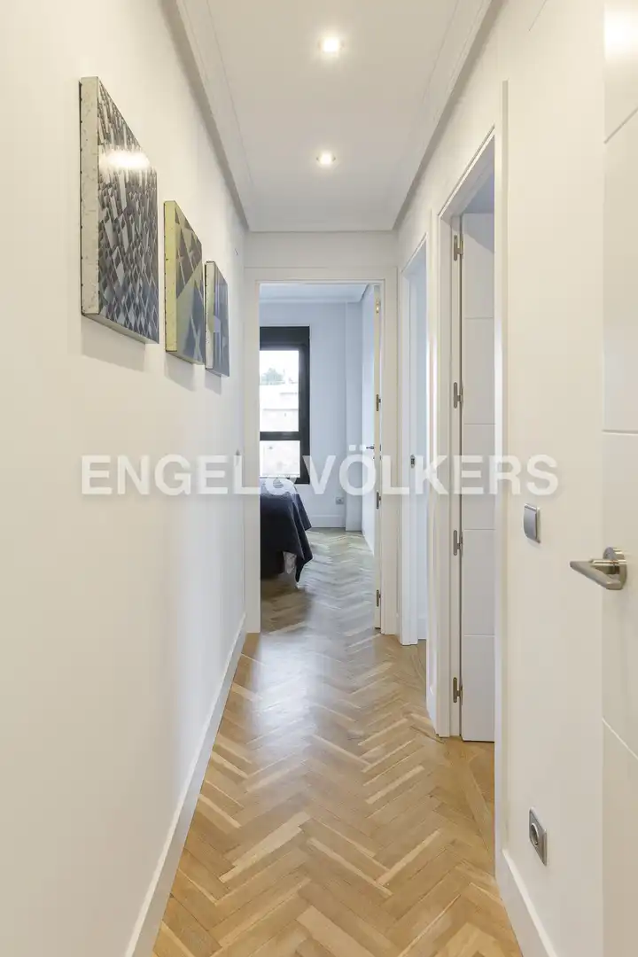 Attic for rent in Madrid  with Air Conditioner, Heating and Parquet flooring