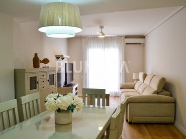 Apartment with balcony to rent in Calle Doctor Fleming