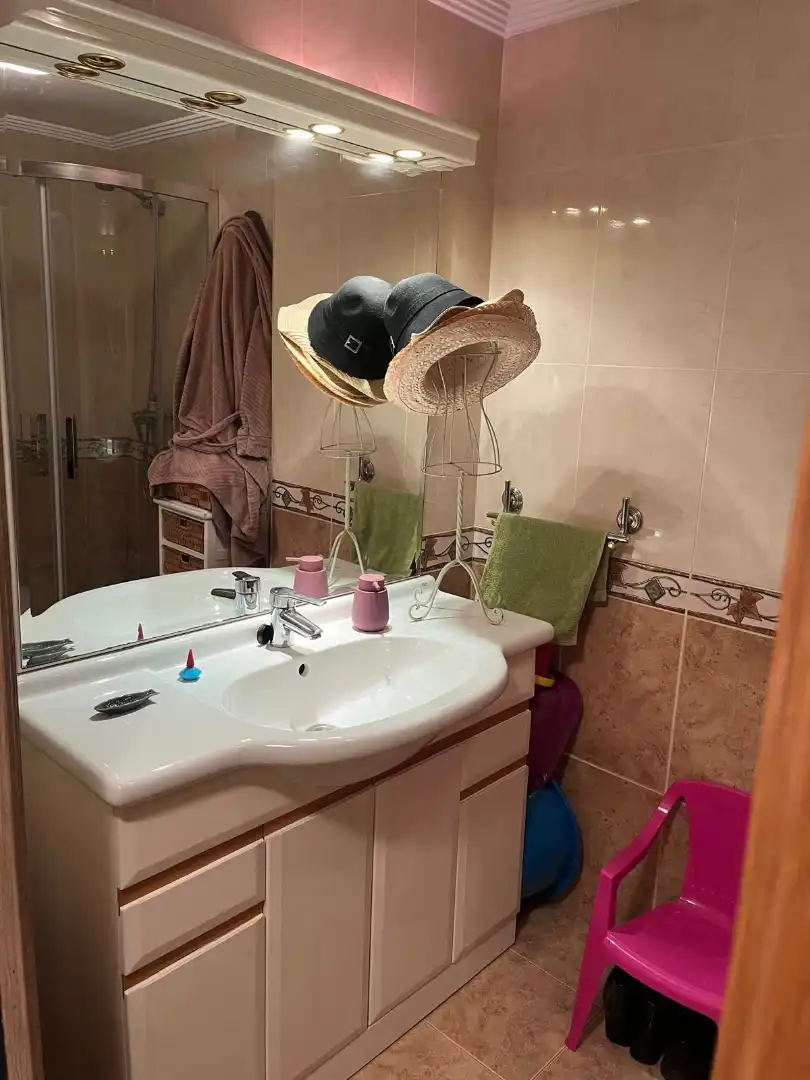 Baño de Apartamento en venta en Irun  con Calefacción, Parquet y Amueblado