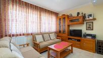 Living room of Single-family semi-detached for sale in Requena  with Air Conditioner, Terrace and Balcony