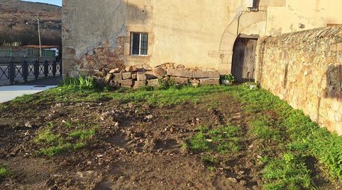 En Porquera de Santullán, se encuentra esta gran casa en venta que te sorprenderá por la amplitud que le puedes dar. Con 368 metro