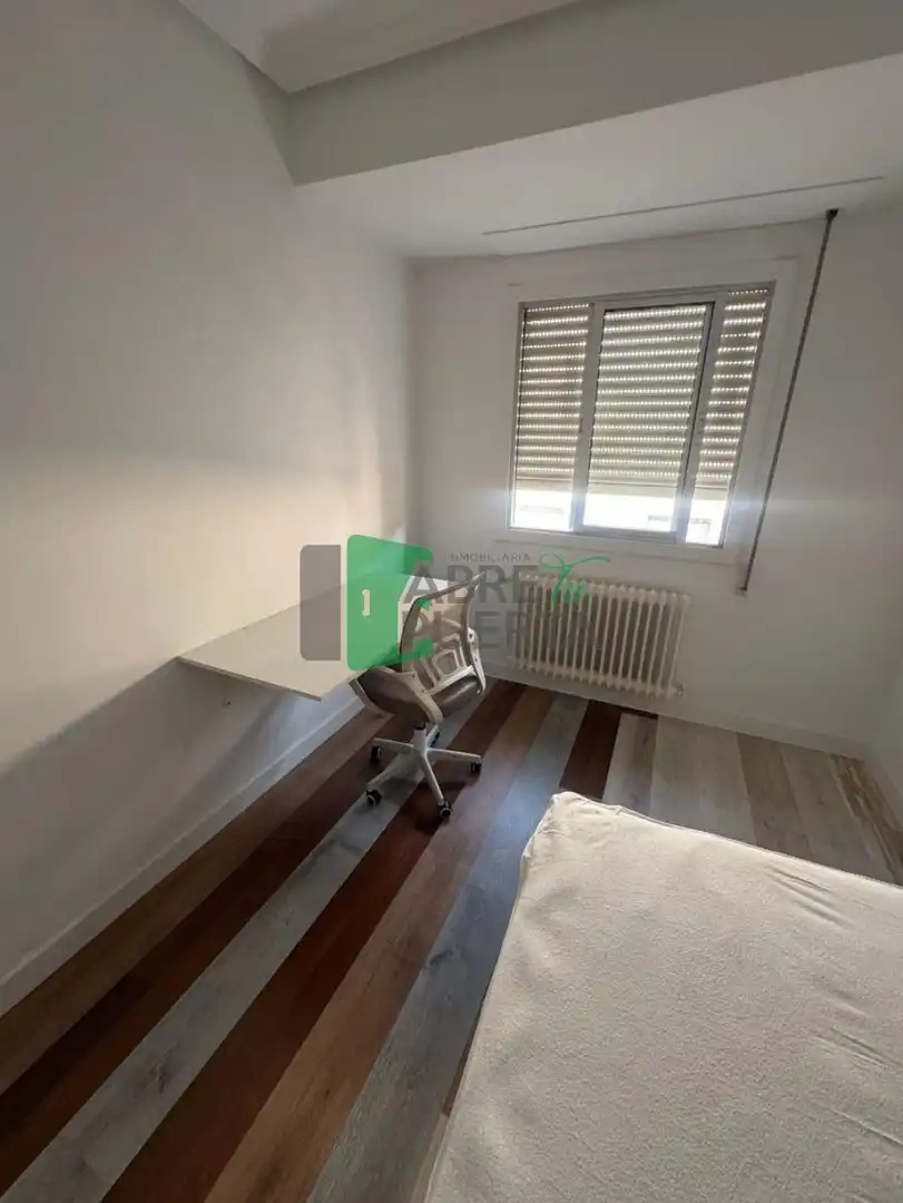 Habitación de Piso de alquiler en Ourense Capital  con Calefacción y Amueblado
