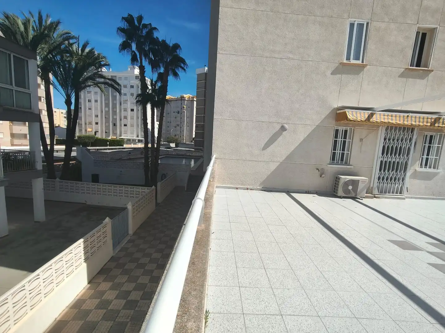 Apartamento con piscina en venta en Playa de Gandia, imagen 27