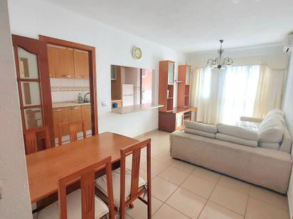 Sala d'estar de Apartament de lloguer en Arona amb Aire condicionat, Terrassa i Moblat
