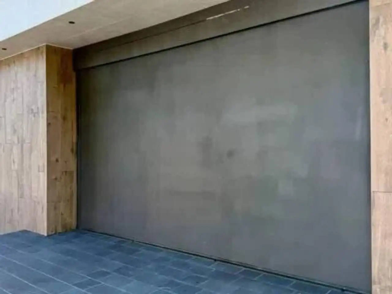 Vista exterior de Casa o xalet de lloguer en Pozuelo de Alarcón amb Aire condicionat, Calefacció i Jardí privat