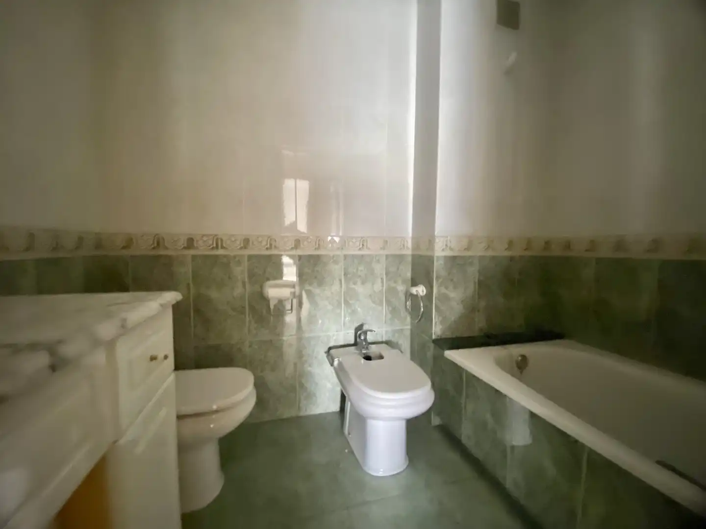 Bathroom of Attic for sale in O Grove    with Parquet flooring, Terrace and Storage room