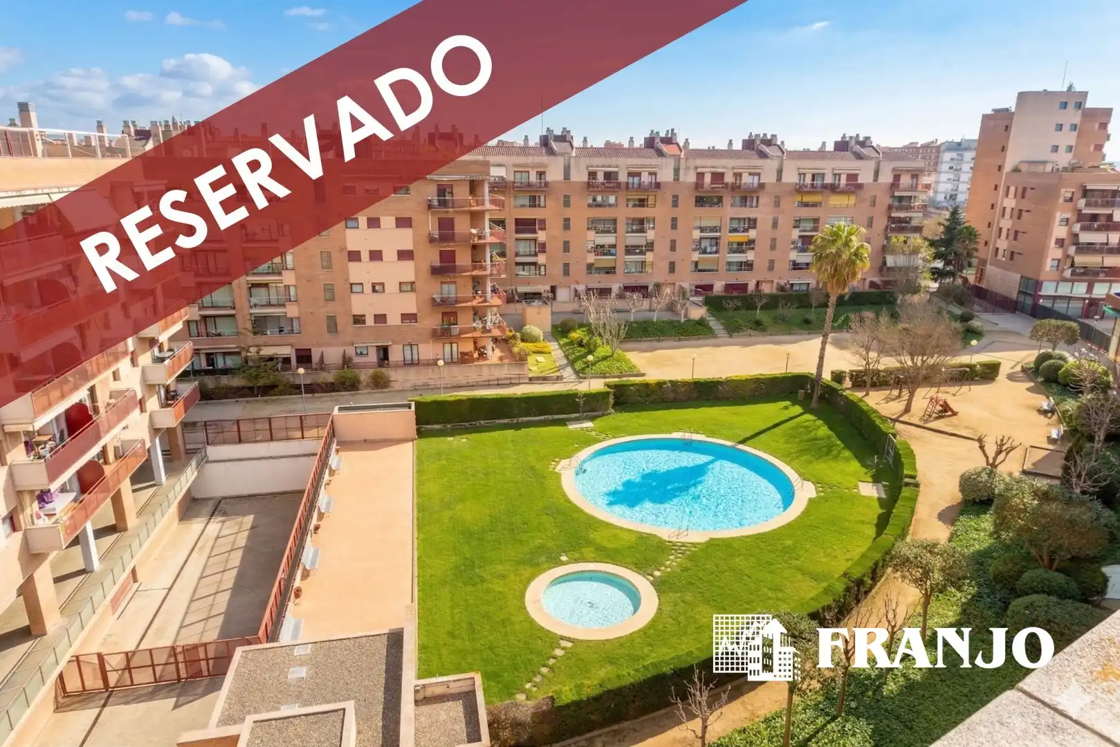 Außenansicht von Dachboden zum Verkauf in Sabadell mit Heizung, Terrasse und Schwimmbad