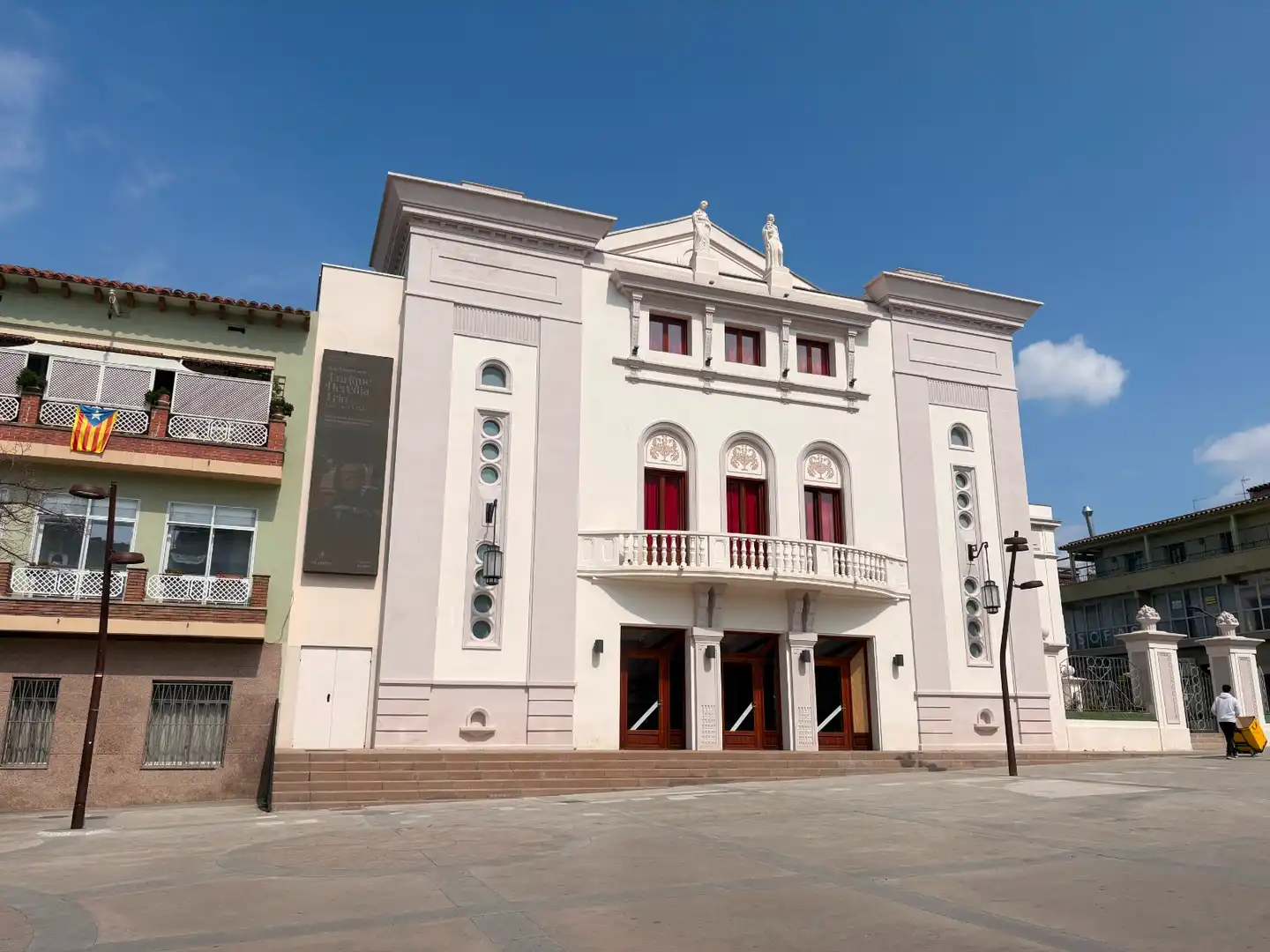 Exterior view of Commercial properties for transfer in Rubí  with Air Conditioner, Terrace and Furnished