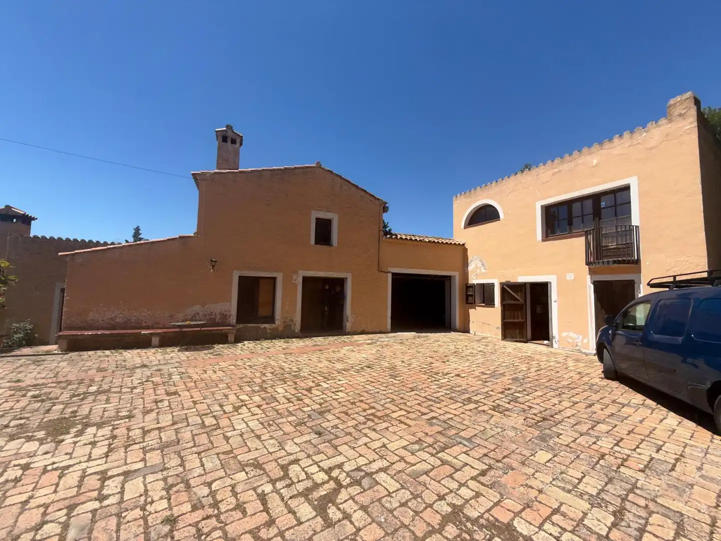 Vista exterior de Finca rústica en venta en El Pont d'Armentera con Parquet, Piscina y Balcón