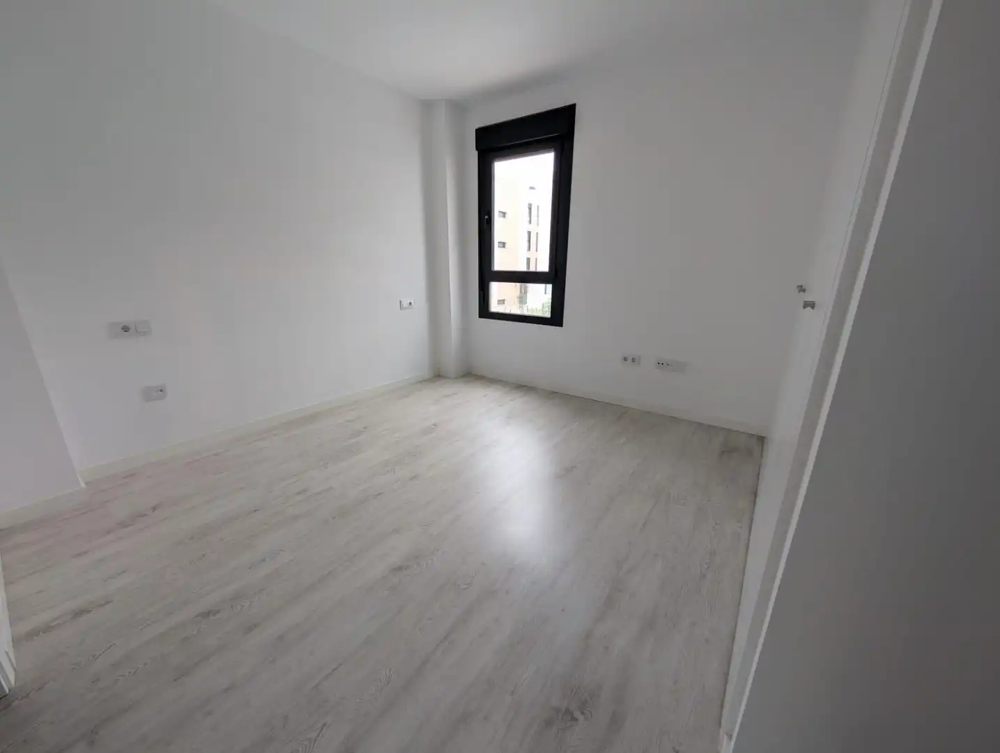 Schlafzimmer von Wohnung zur Miete in Camas mit Klimaanlage, Heizung und Terrasse
