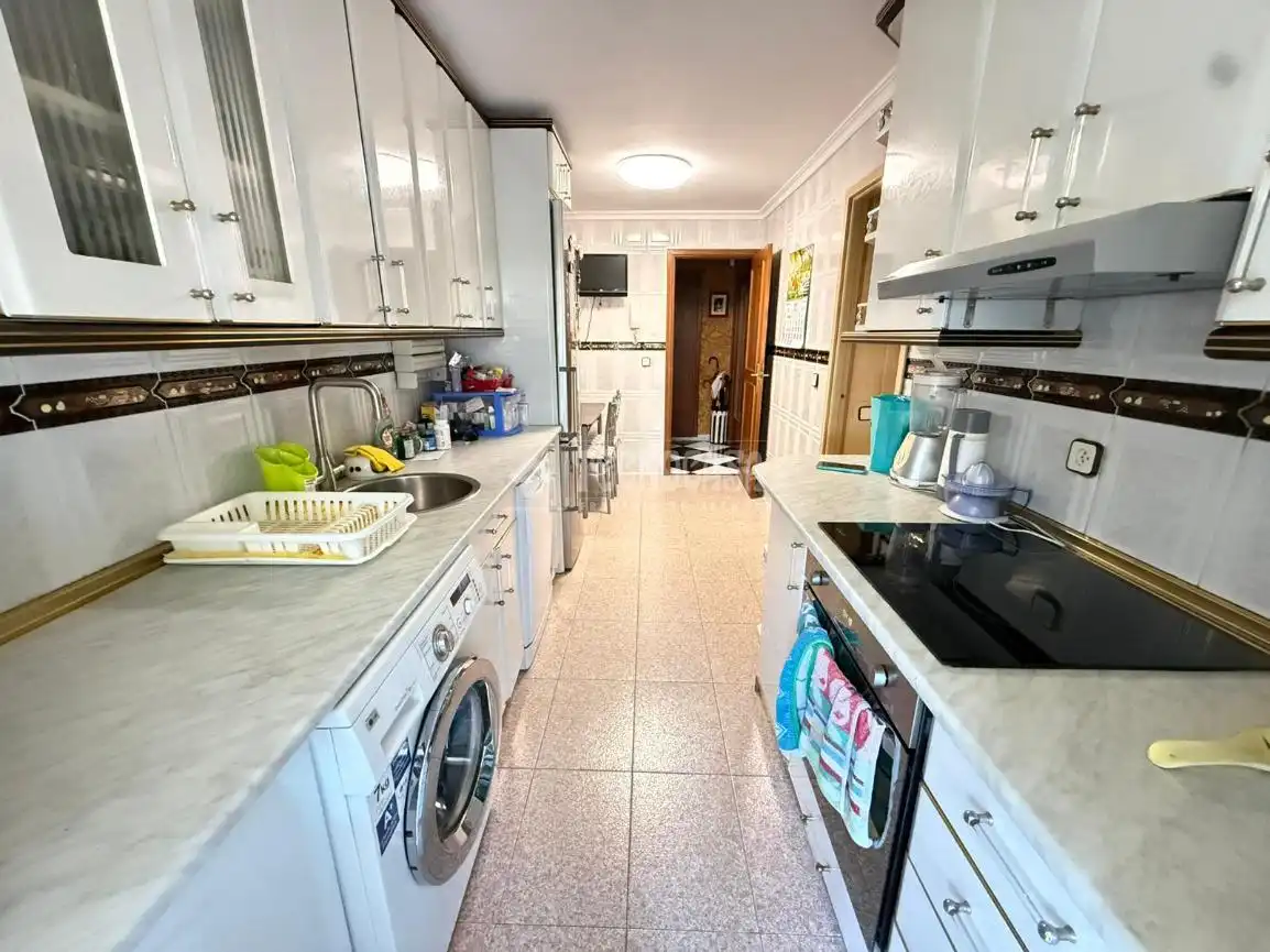 Cuina de Pis en venda en Madrid amb Aire condicionat, Calefacció i Terrassa