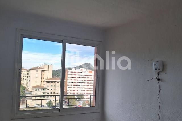 Piso en Venta en Ciutat Meridiana