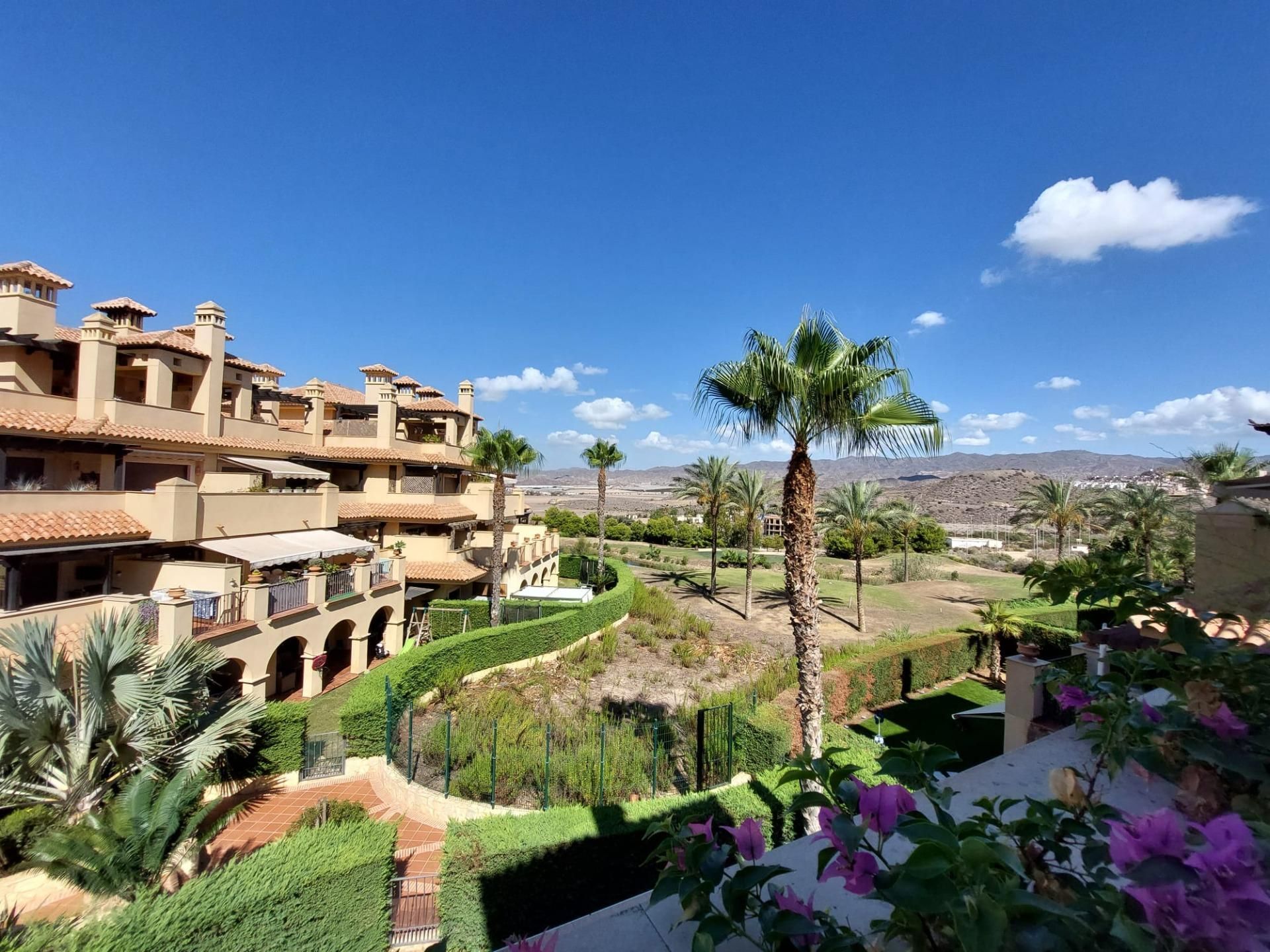 Vista exterior de Apartament en venda en Águilas amb Aire condicionat, Calefacció i Jardí privat