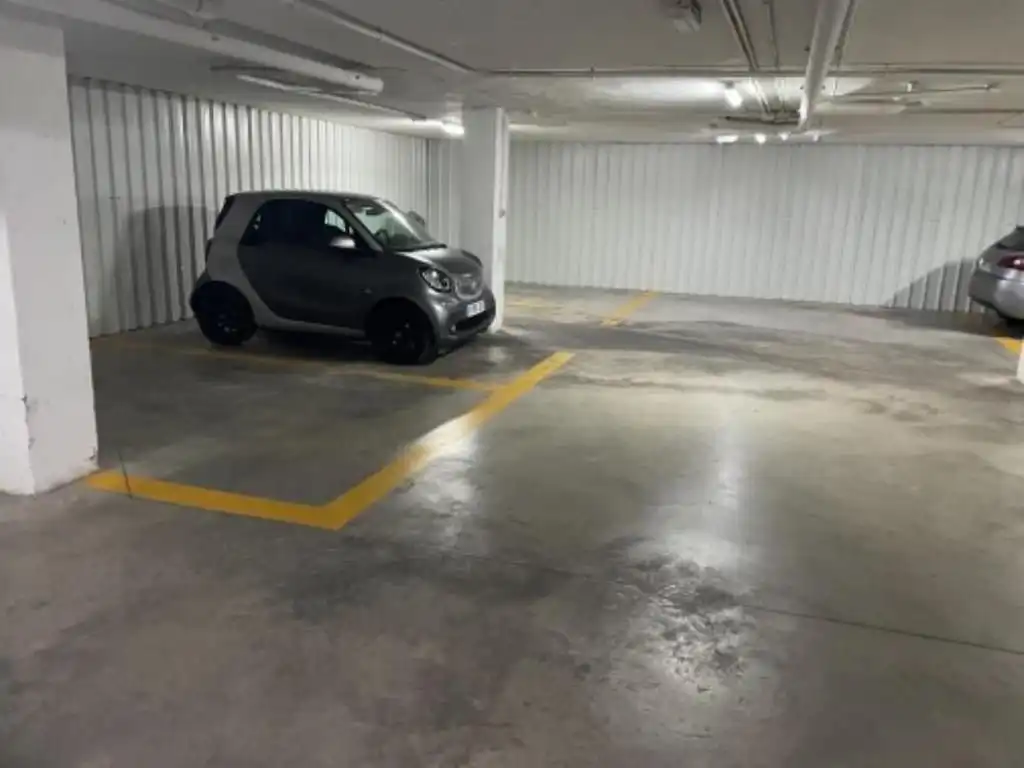 Garaje en venta en Beatriz de Suabia, Barrio del Nervión