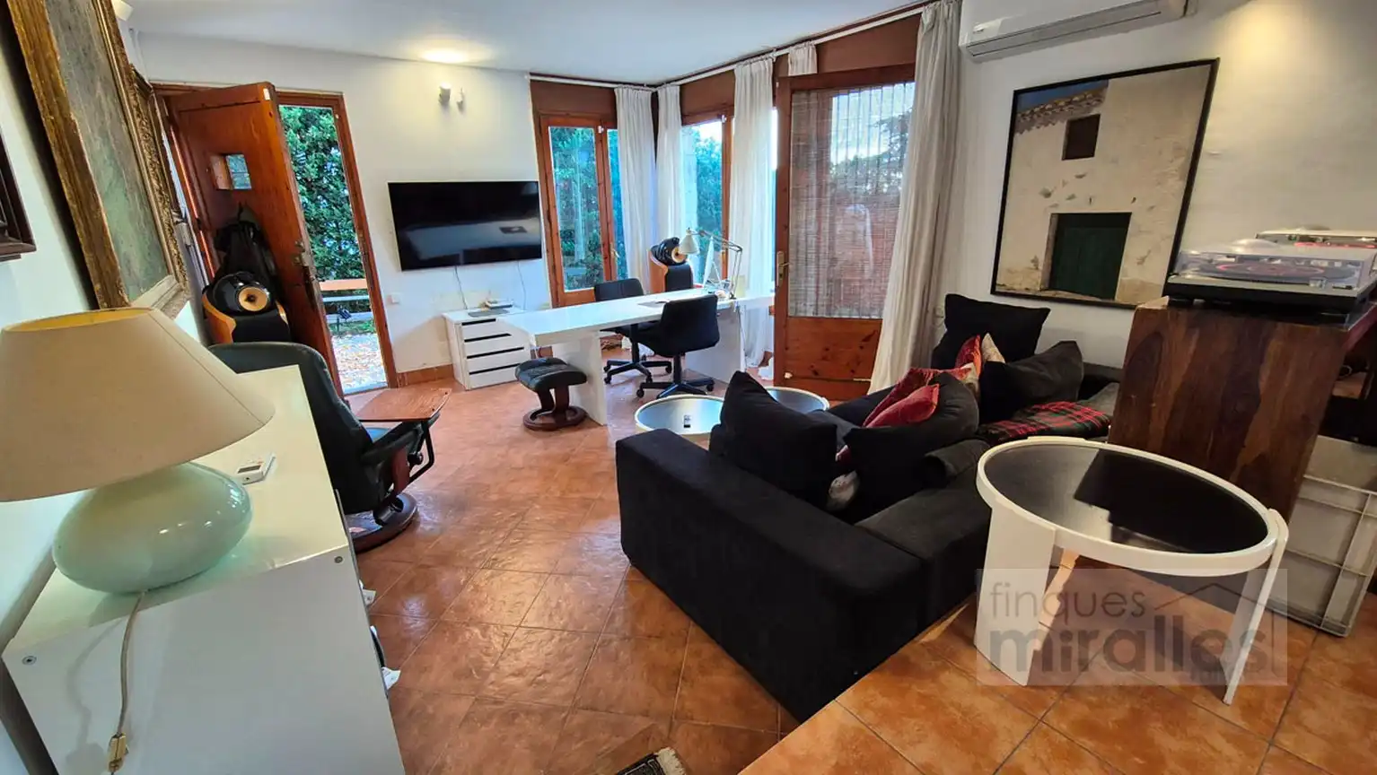 Sala d'estar de Casa o xalet en venda en Vilassar de Dalt amb Calefacció, Jardí privat i Terrassa