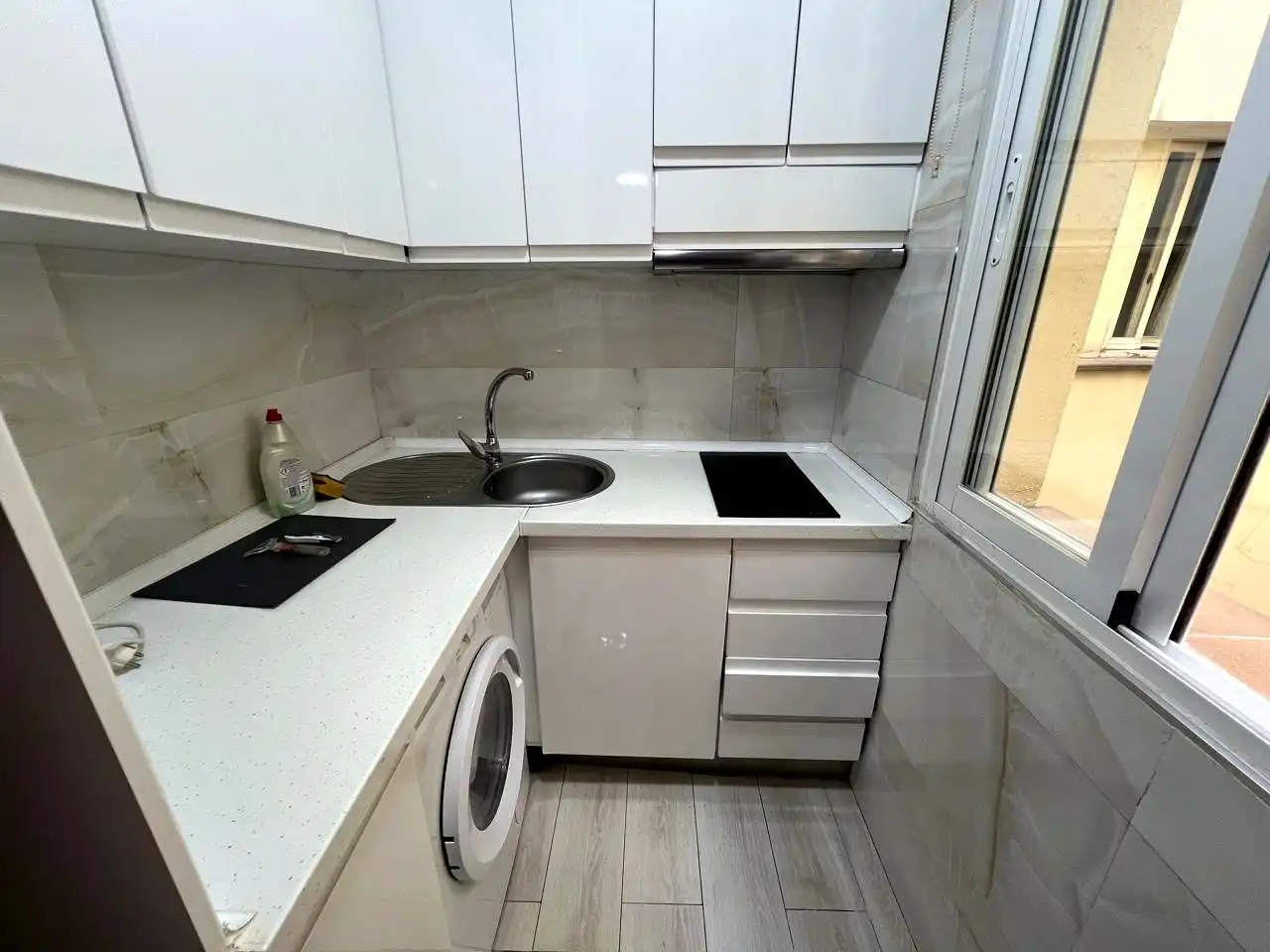 Cuina de Estudi de lloguer en Madrid amb Aire condicionat, Calefacció i Parquet