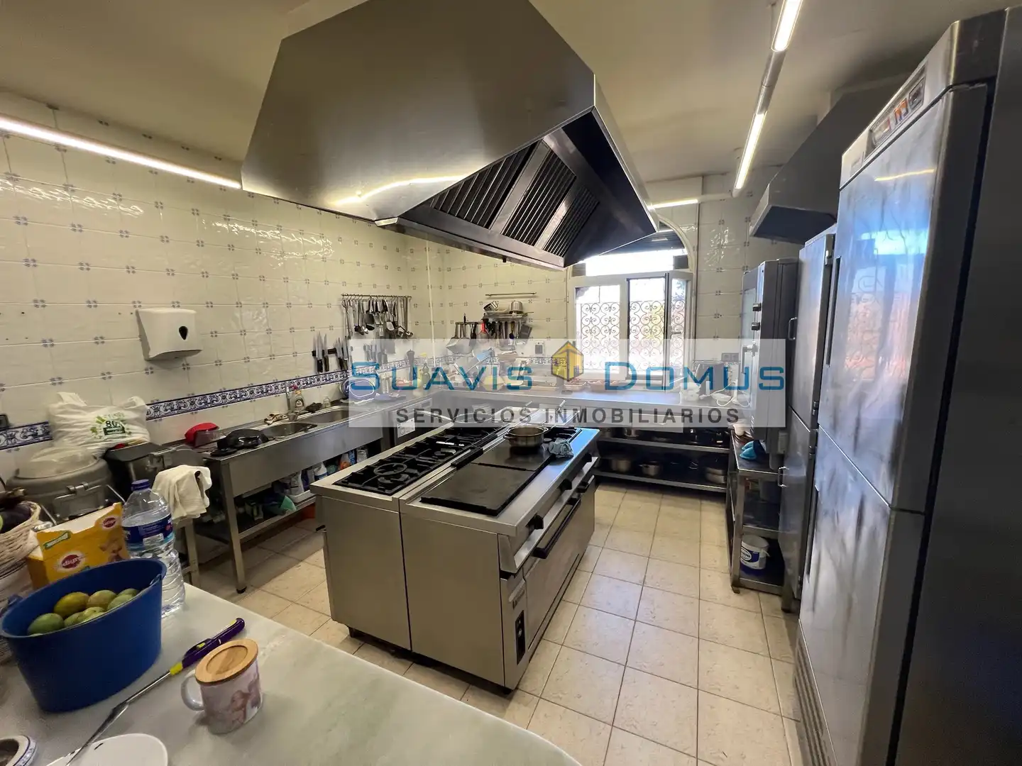 Cocina de Edificio en venta en Coreses con Alarma