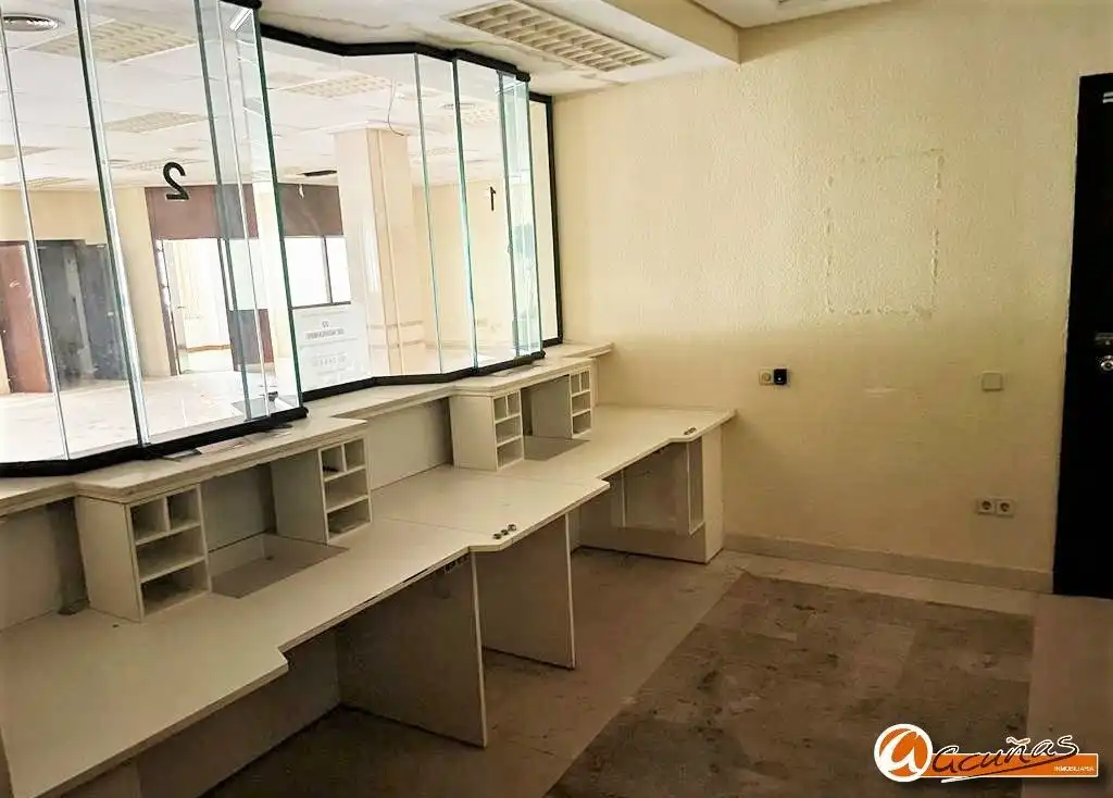 Local comercial en alquiler en Calle Infante Don Fernando, imagen 9