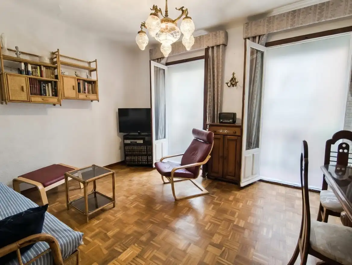 Sala d'estar de Pis en venda en Madrid amb Calefacció, Forn i Balcó