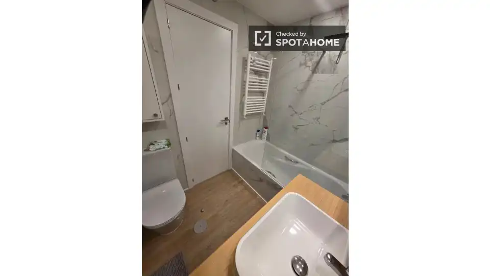 Badezimmer von Wohnung zur Miete in Parque Empresarial