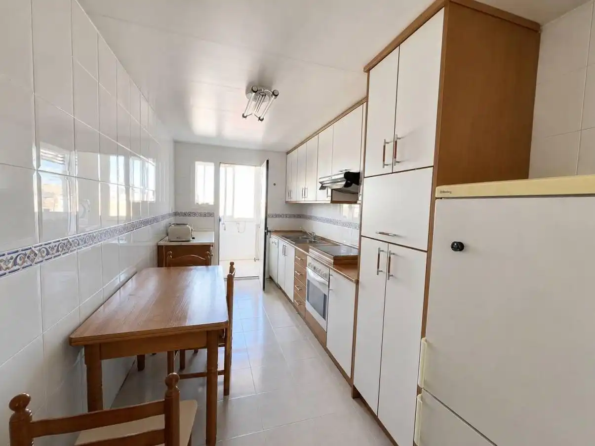 Cocina de Apartamento en venta en Alicante / Alacant con Aire acondicionado, Calefacción y Trastero
