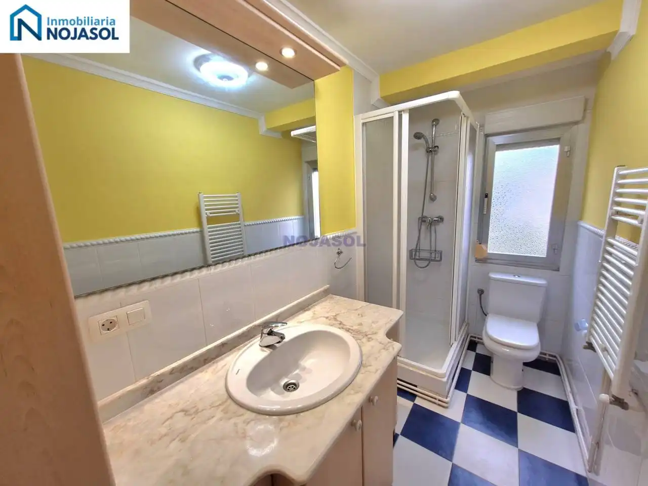 Baño de Piso en venta en Noja con Calefacción, Terraza y Amueblado