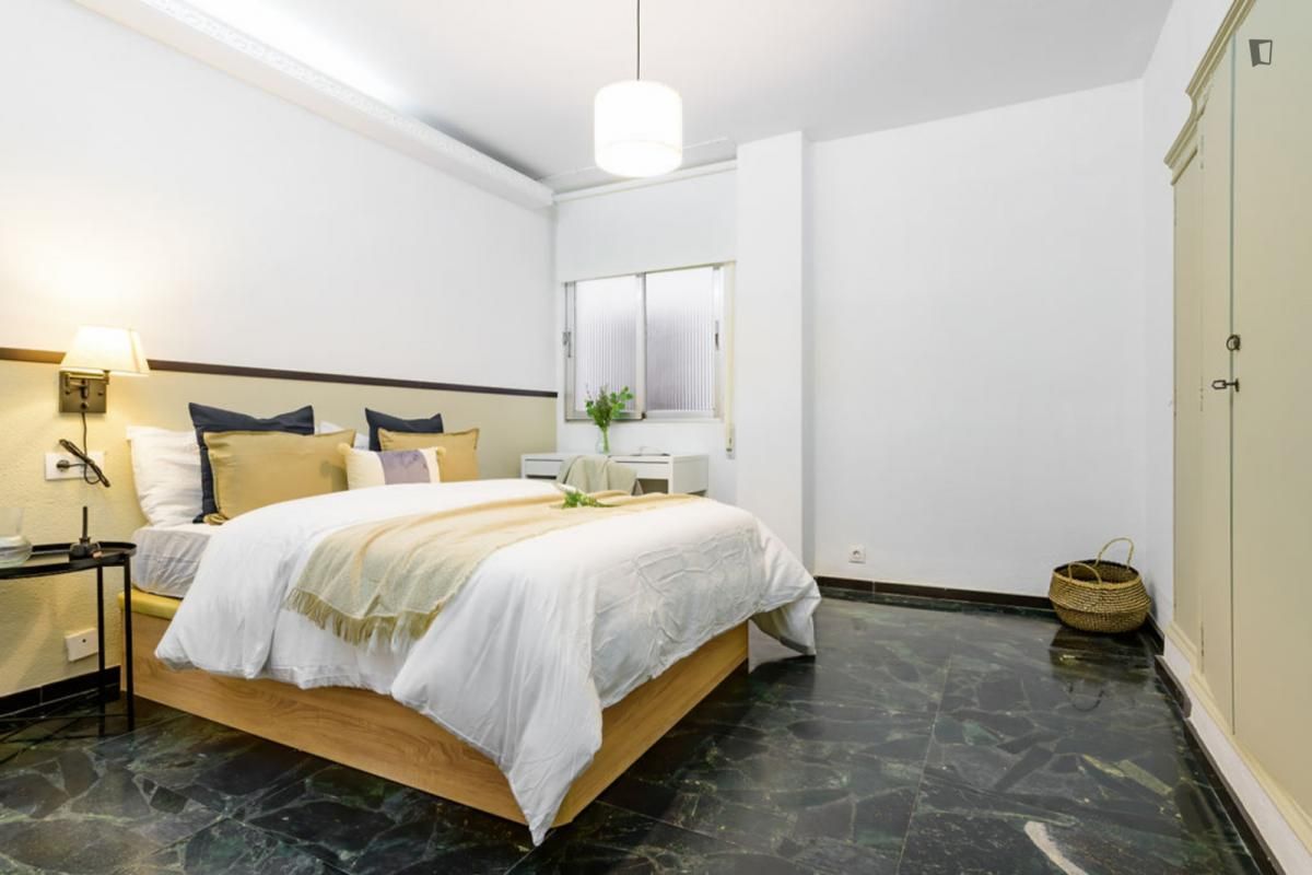 Apartment for share in Russafa