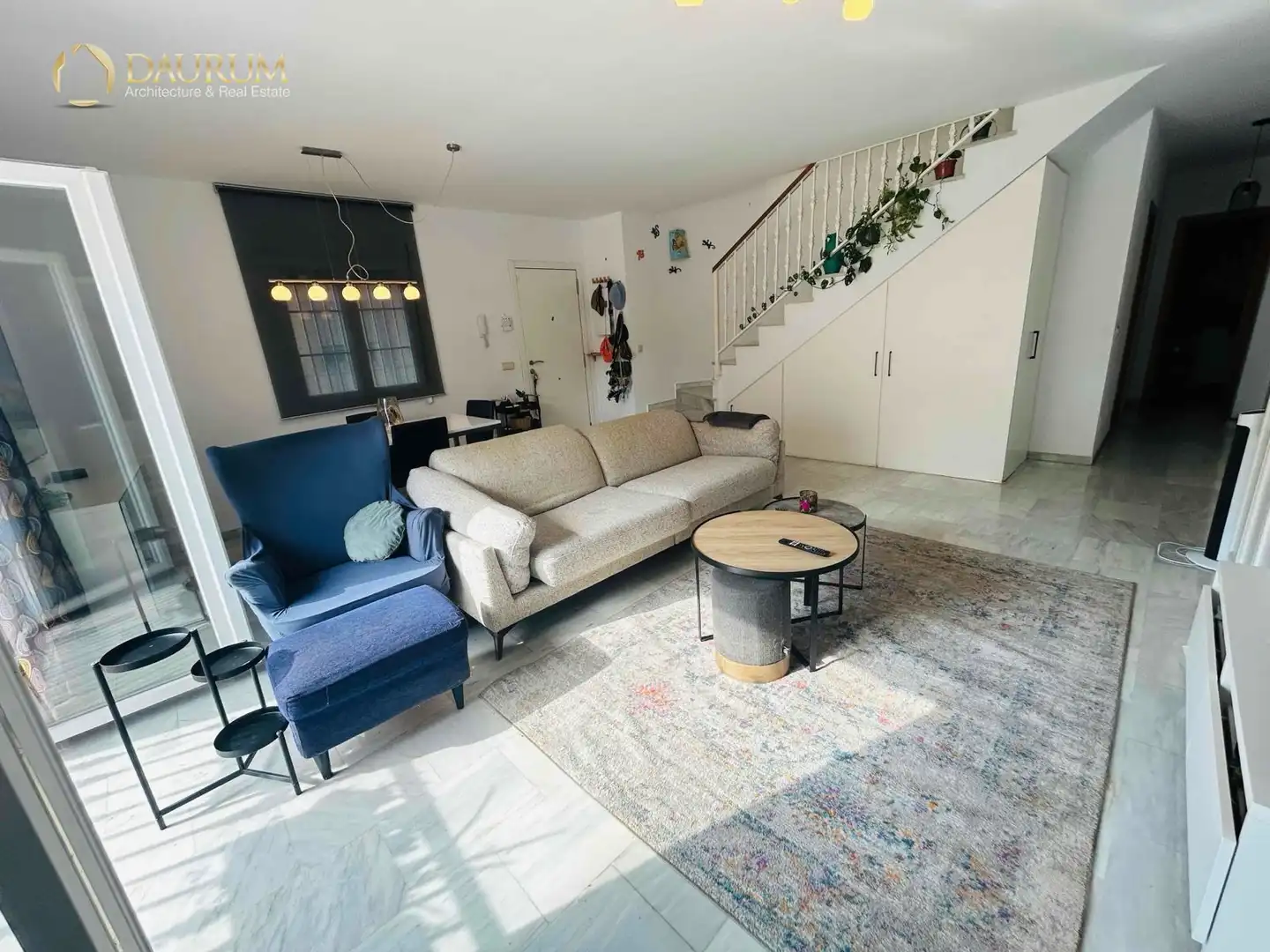 Sala d'estar de Dúplex en venda en Algarrobo amb Terrassa i Moblat