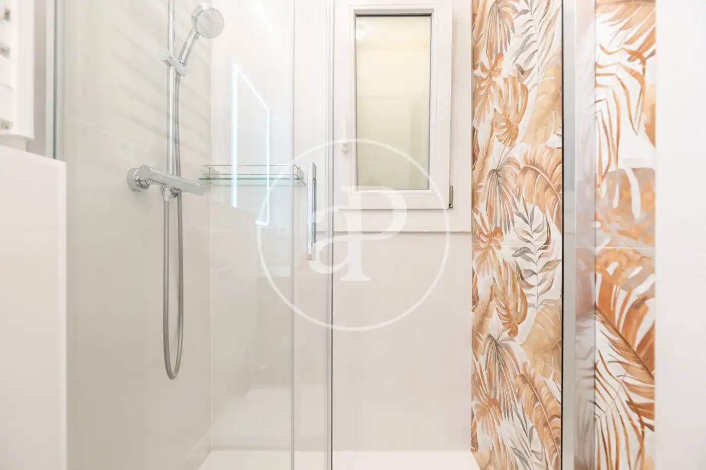 Badezimmer von Wohnung zum Verkauf in Barcelona mit Klimaanlage, Heizung und Möbliert