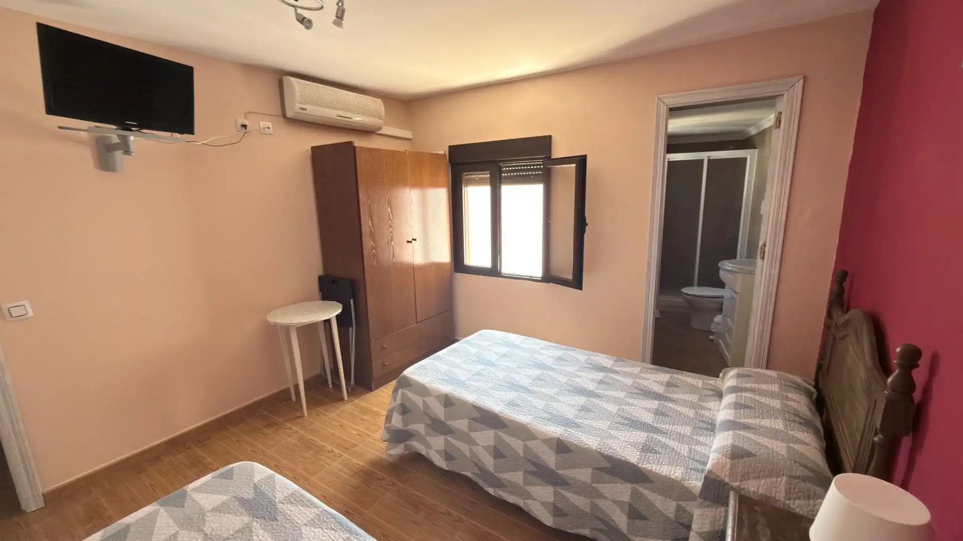 Dormitori de Edifici en venda en Cortegana