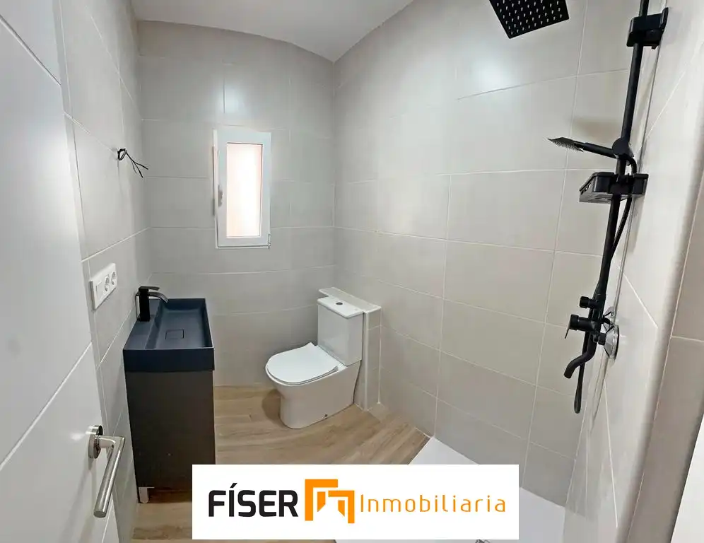Bany de Pis en venda en Zafra amb Aire condicionat, Forn i Microones