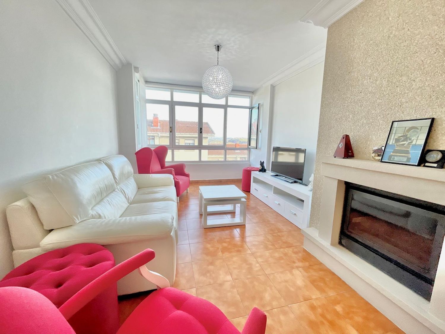 Sala de estar de Piso en venta en Gozón con Calefacción, Trastero y Piscina