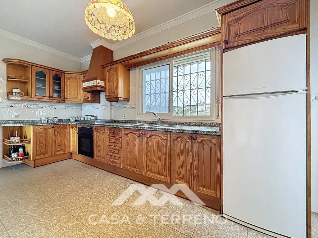 Cocina de Casa o chalet en venta en Vélez-Málaga con Aire acondicionado, Jardín privado y Terraza