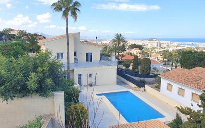 Vista exterior de Casa o xalet en venda en Dénia amb Aire condicionat, Calefacció i Jardí privat