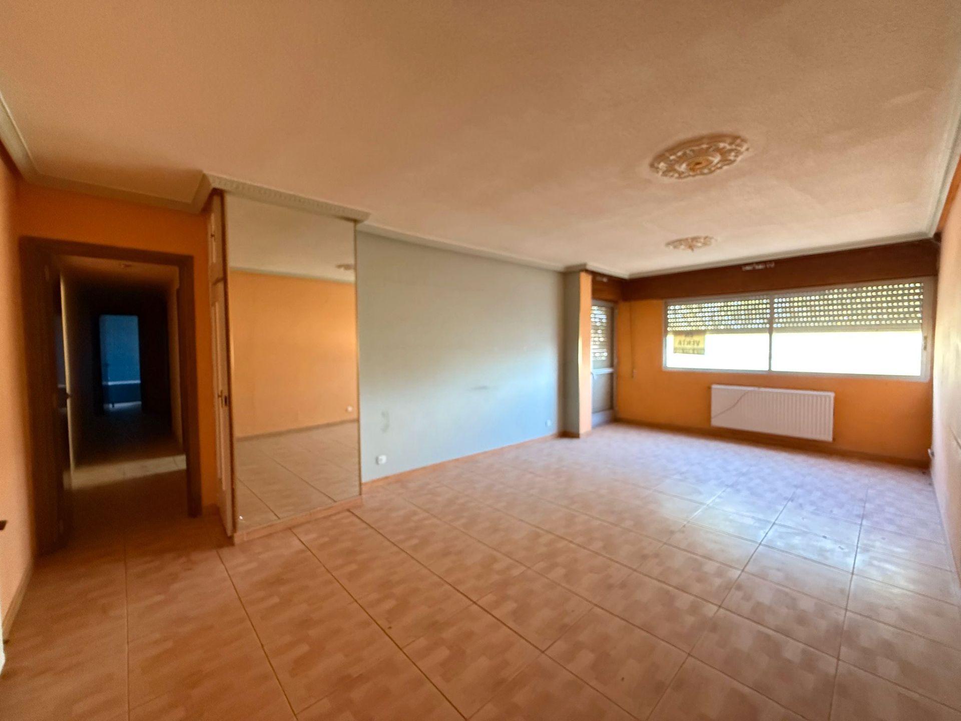 Sala de estar de Piso en venta en Tomelloso con Terraza, Balcón y Piscina comunitaria