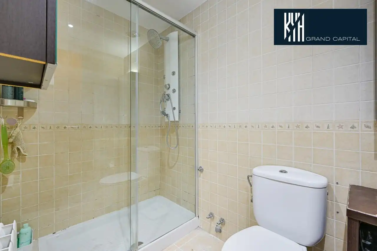 Baño de Dúplex en venta en Salt con Calefacción, Terraza y Balcón