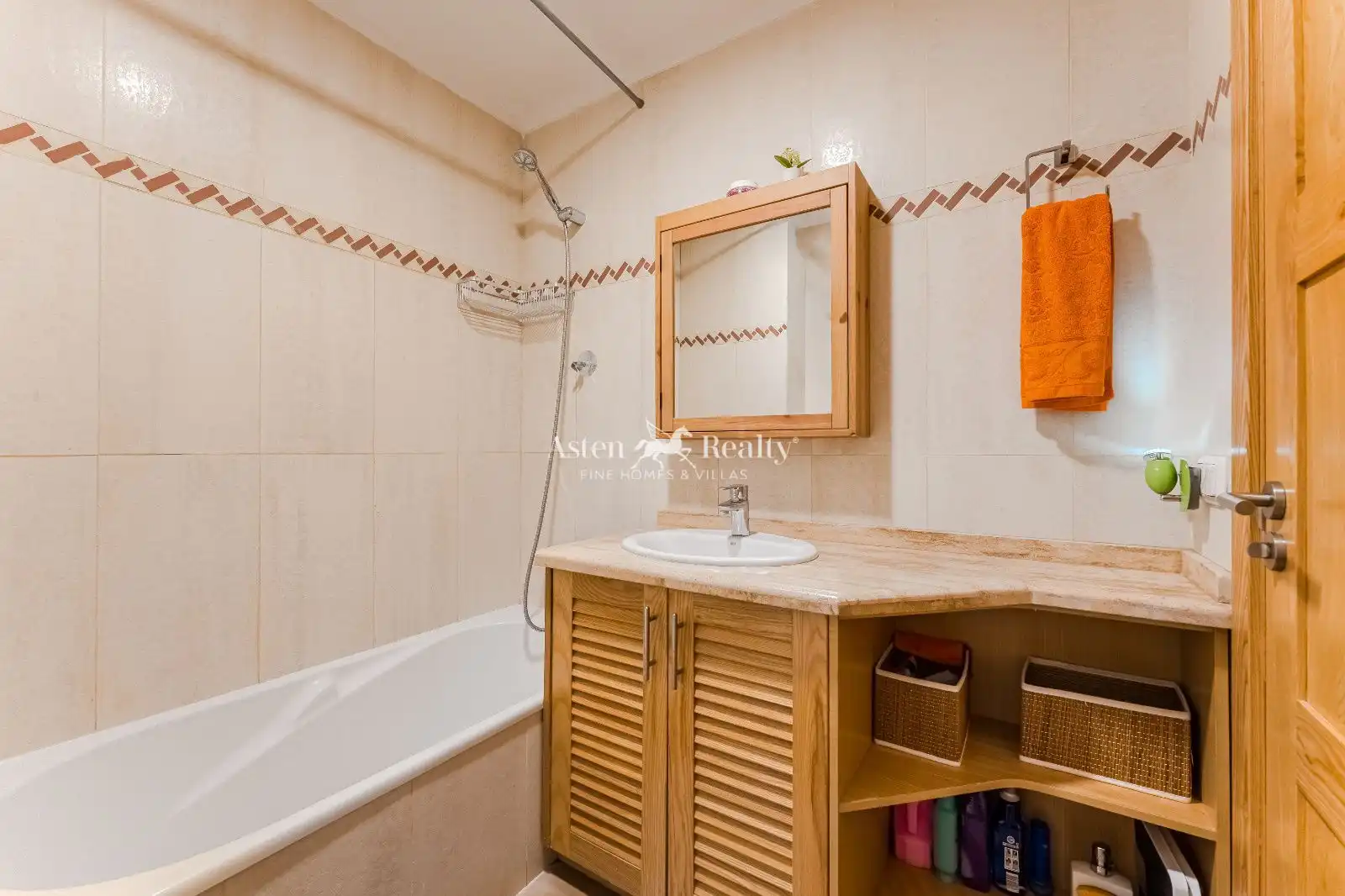 Schlafzimmer von Einfamilien-Reihenhaus zum Verkauf in Santiago del Teide mit Privatgarten, Terrasse und Abstellraum