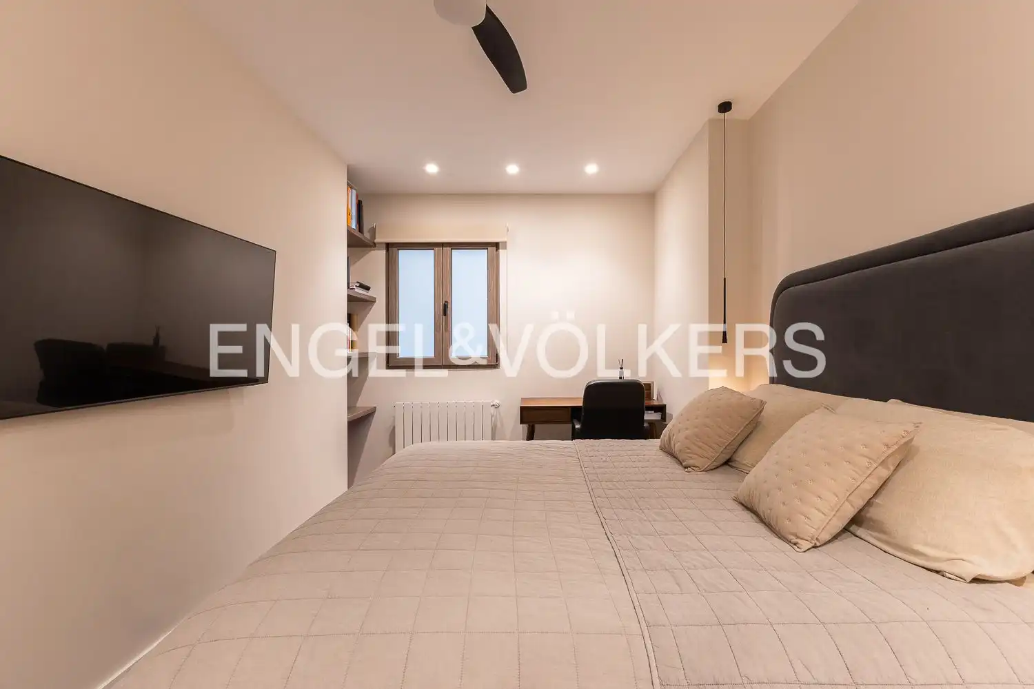 Schlafzimmer von Wohnung zum Verkauf in Valencia mit Klimaanlage, Heizung und Terrasse