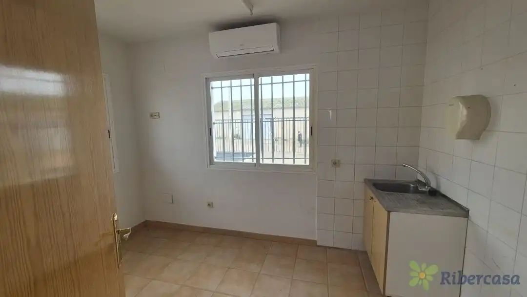 Küche von Fabrikhallen zum Verkauf in Fustiñana