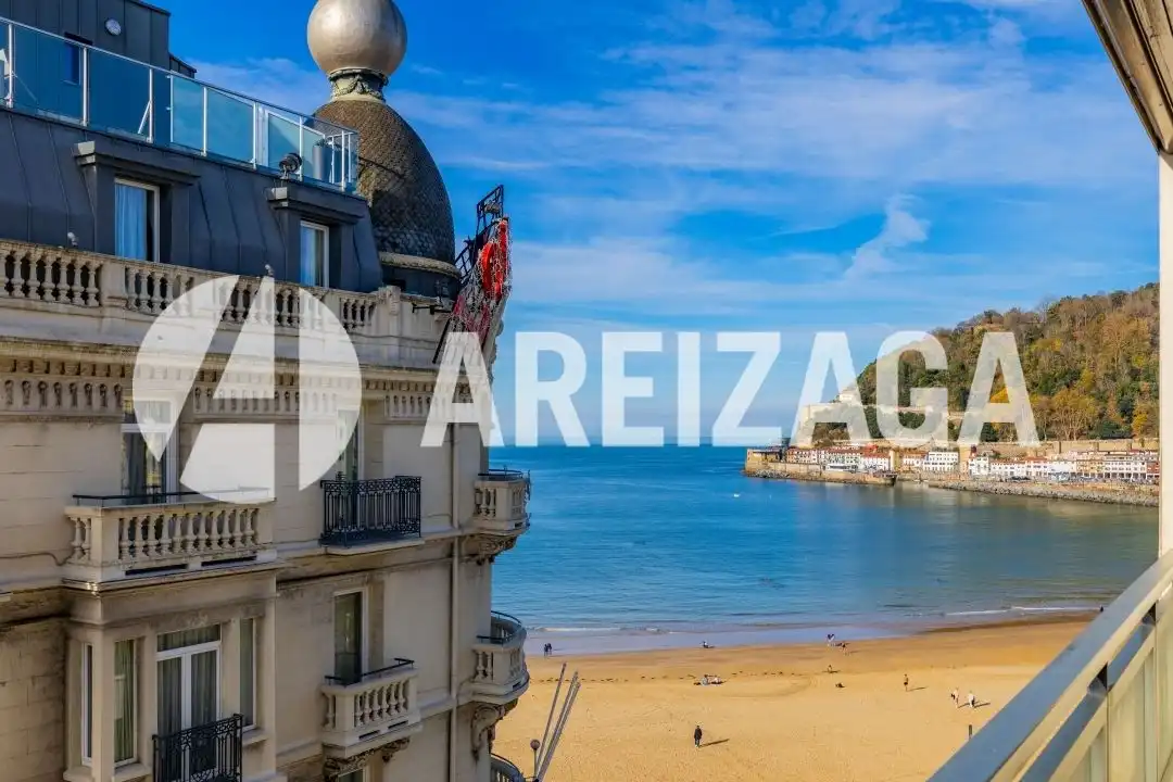Exterior view of Flat for sale in Donostia - San Sebastián   with Air Conditioner, Heating and Terrace