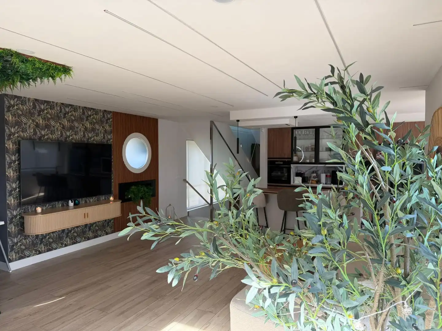 Sala d'estar de Casa o xalet en venda en Santander amb Calefacció, Jardí privat i Parquet