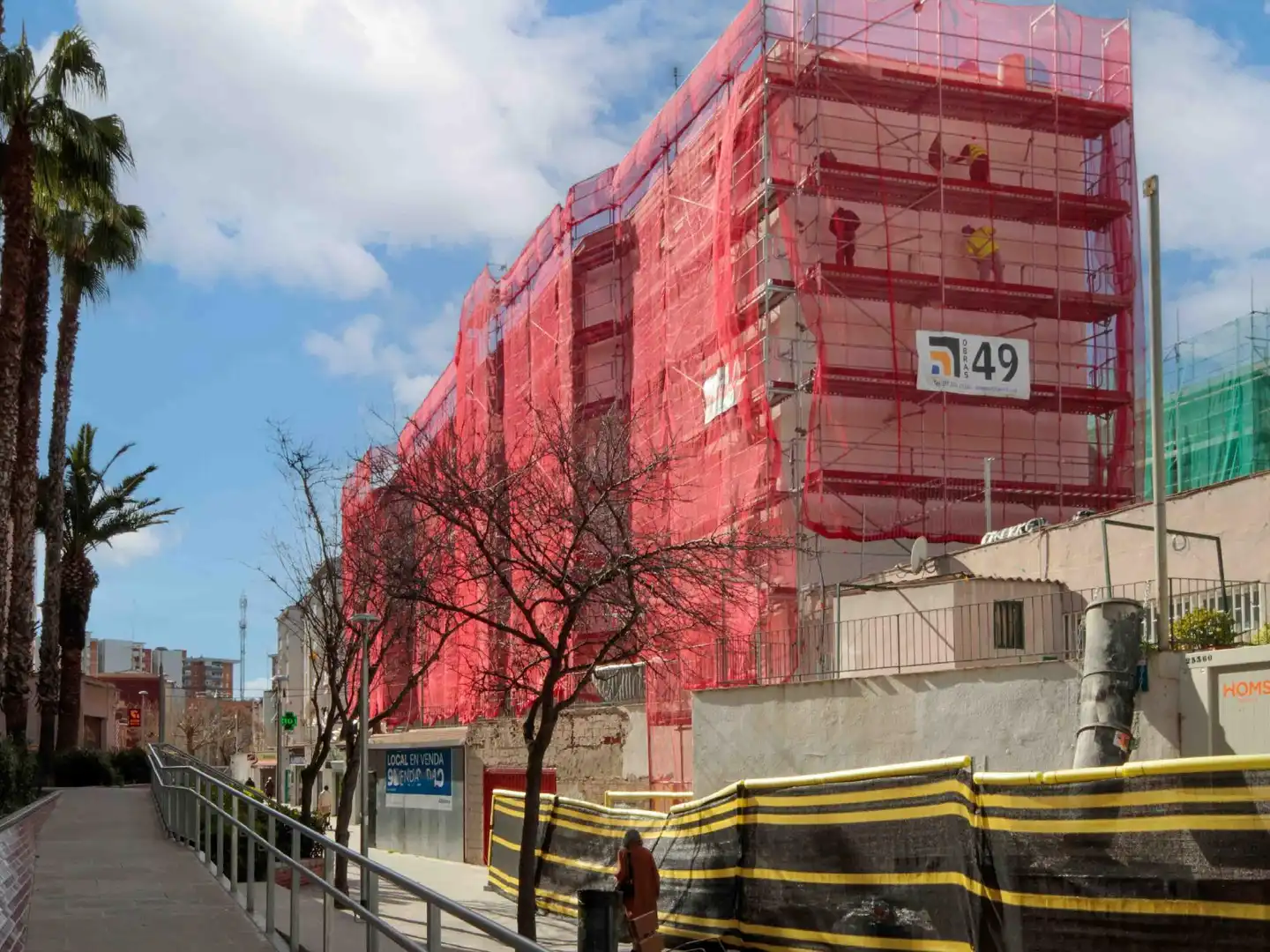Vista exterior de Local en venta en Cornellà de Llobregat