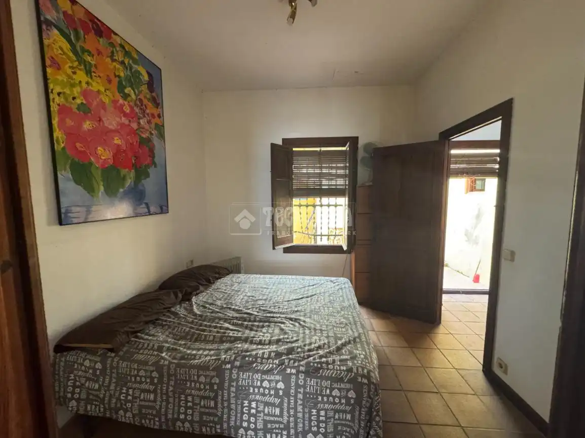 Schlafzimmer von Einfamilien-Reihenhaus zum Verkauf in Barcelona mit Klimaanlage und Terrasse
