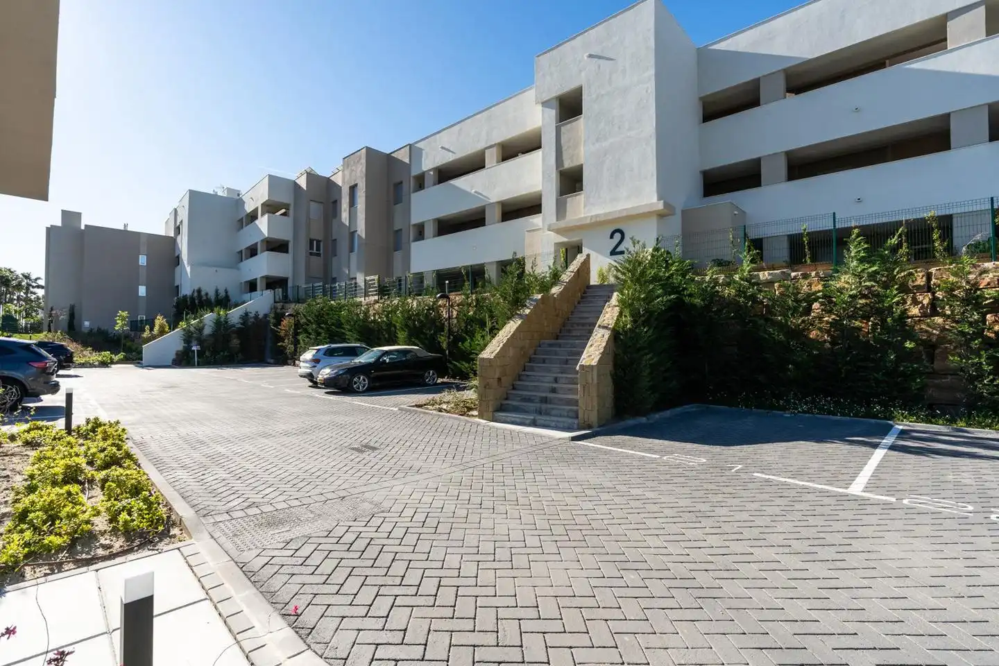 Vista exterior de Apartament en venda en Estepona amb Aire condicionat, Calefacció i Terrassa