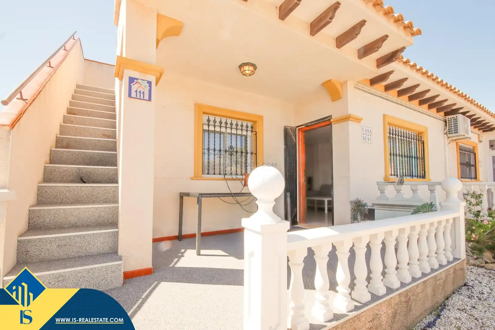 Vista exterior de Casa o xalet de lloguer en Orihuela amb Aire condicionat, Terrassa i Moblat