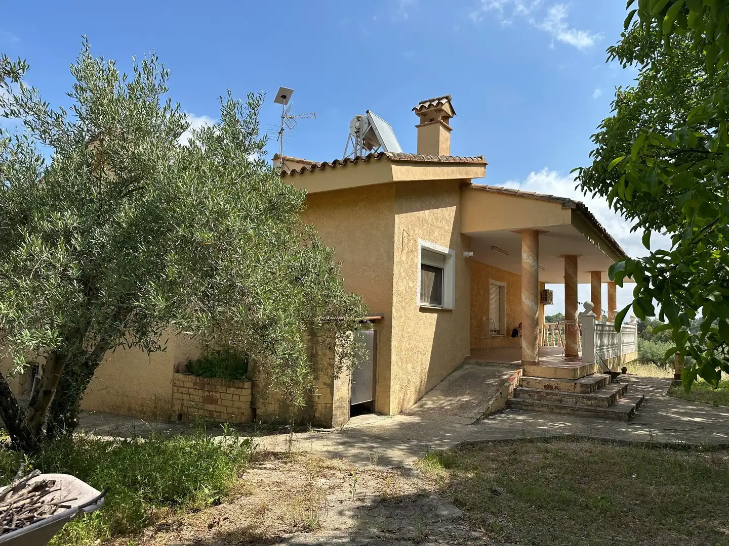Außenansicht von Haus oder Chalet zum Verkauf in Ontinyent mit Klimaanlage, Heizung und Privatgarten