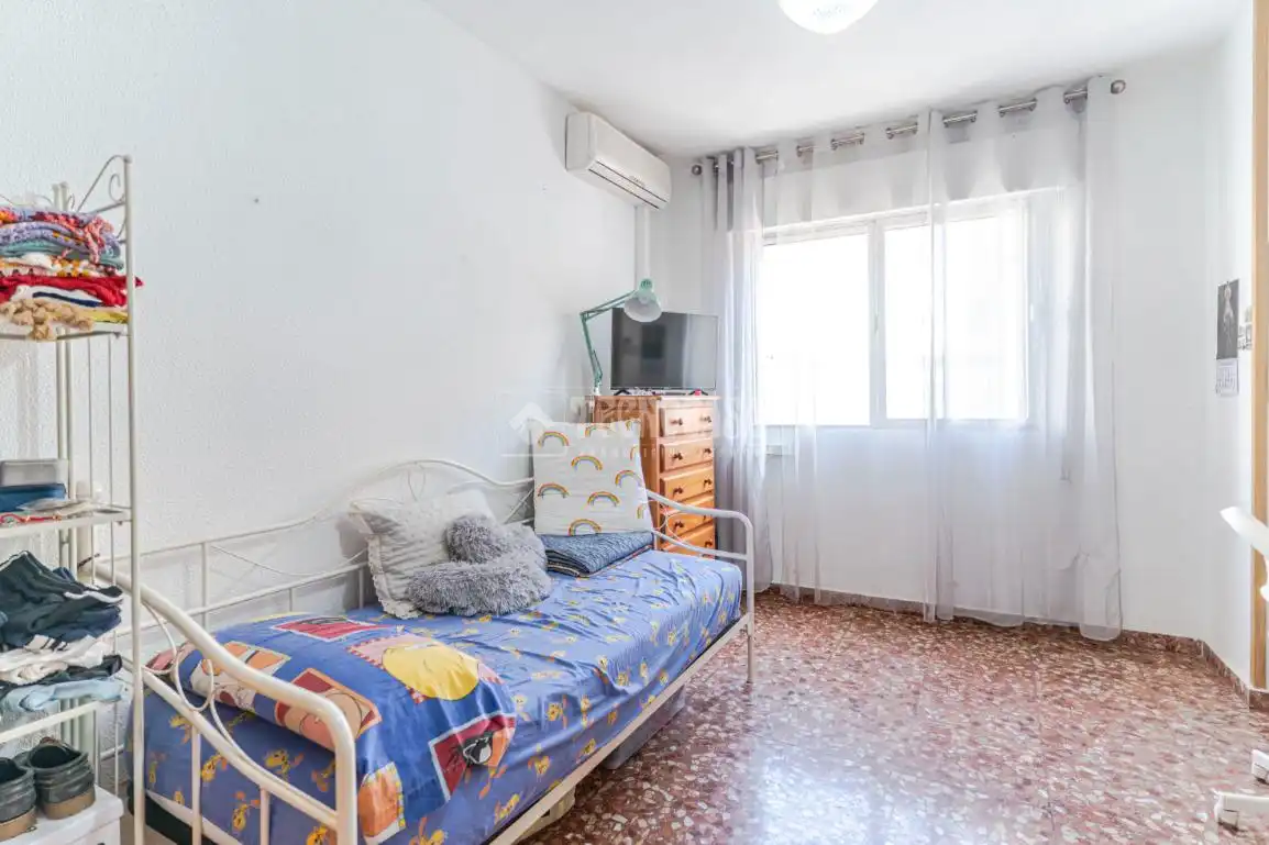 Dormitori de Casa adosada en venda en Motril amb Aire condicionat