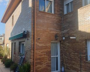 Vista exterior de Casa adosada en venda en Colmenarejo amb Terrassa i Piscina